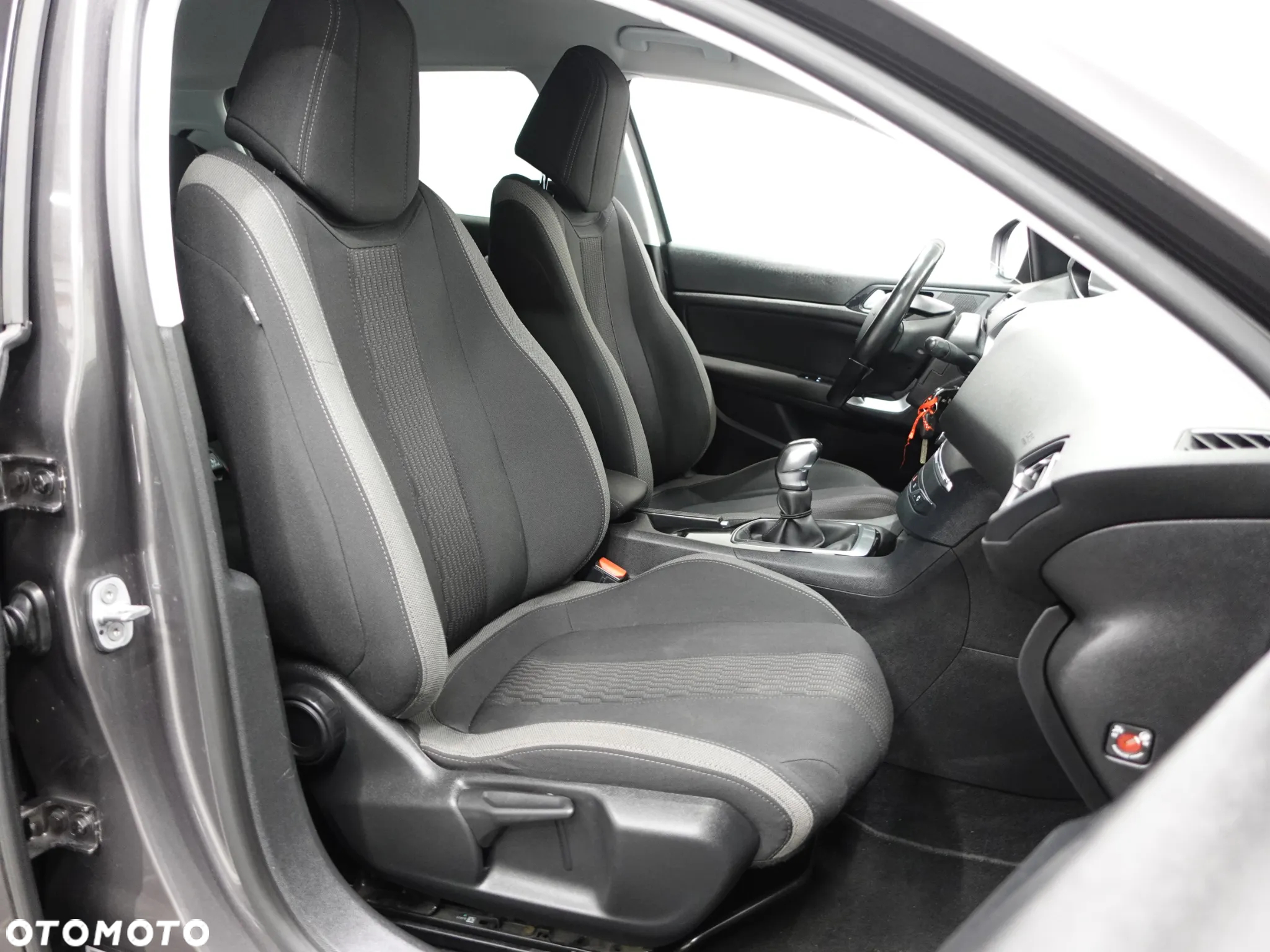 Peugeot 308 1.6 BlueHDi Style S&S - 28