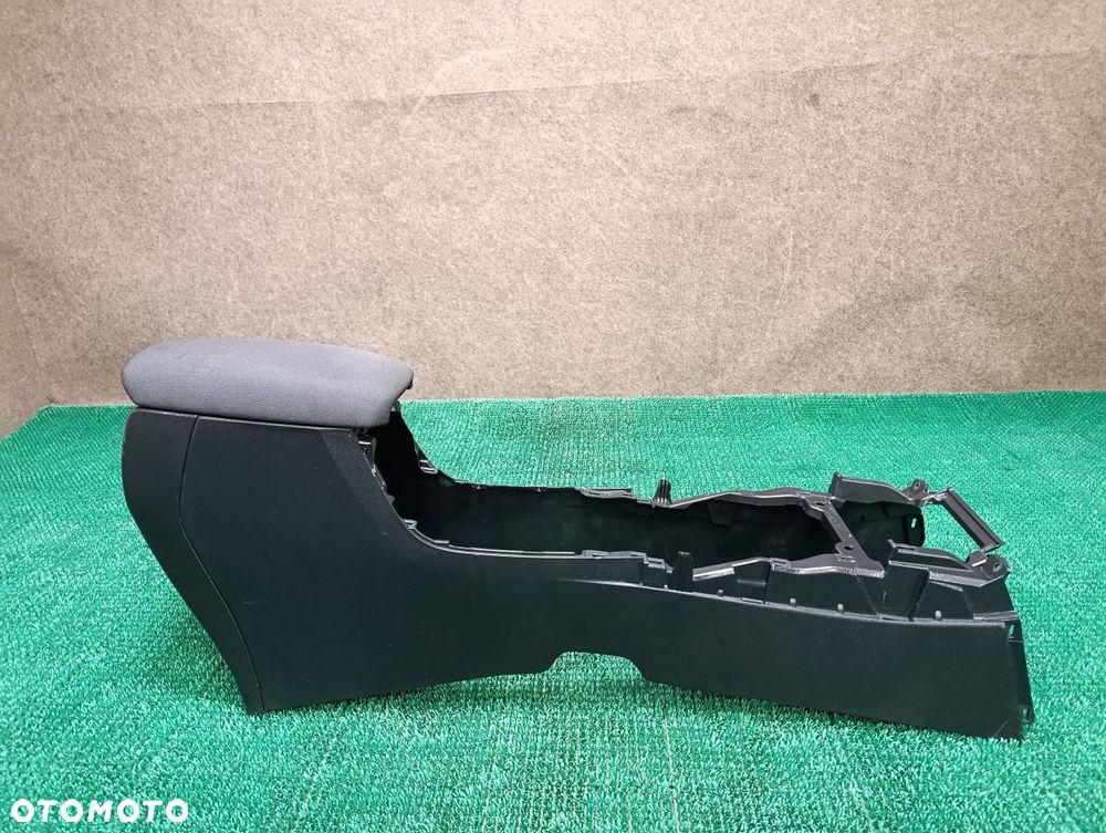 TOYOTA COROLLA CROSS od 2022r Tunel Środkowy - 1