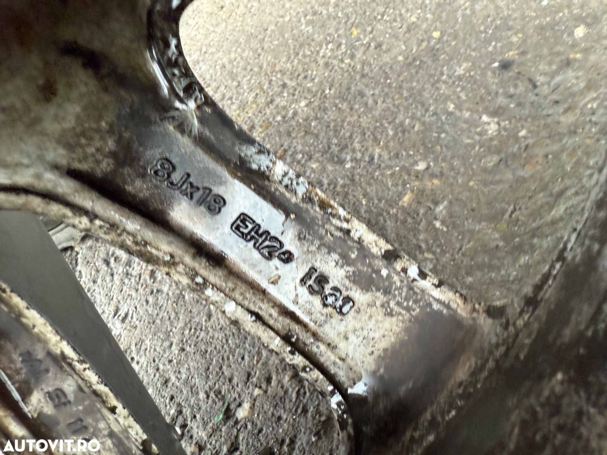 Vând jantă roată completă cu anvelopă 245 45 R18 style 328 R18 originală BMW Janta aliaj usor - V-Spoke 328 - Argintiu (Silver) - 8Jx18 ET:30 - BMW Seria 5 F10 F11, Seria 6 F06 F12 F13 - 7