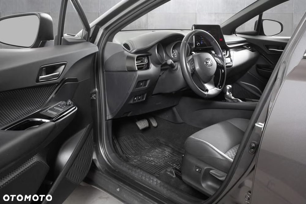 Toyota C-HR Lounge - 8