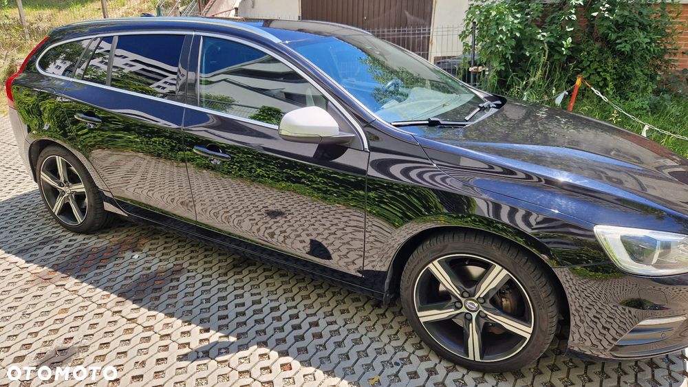 Volvo V60 T5 Drive-E R-Design Momentum - 2