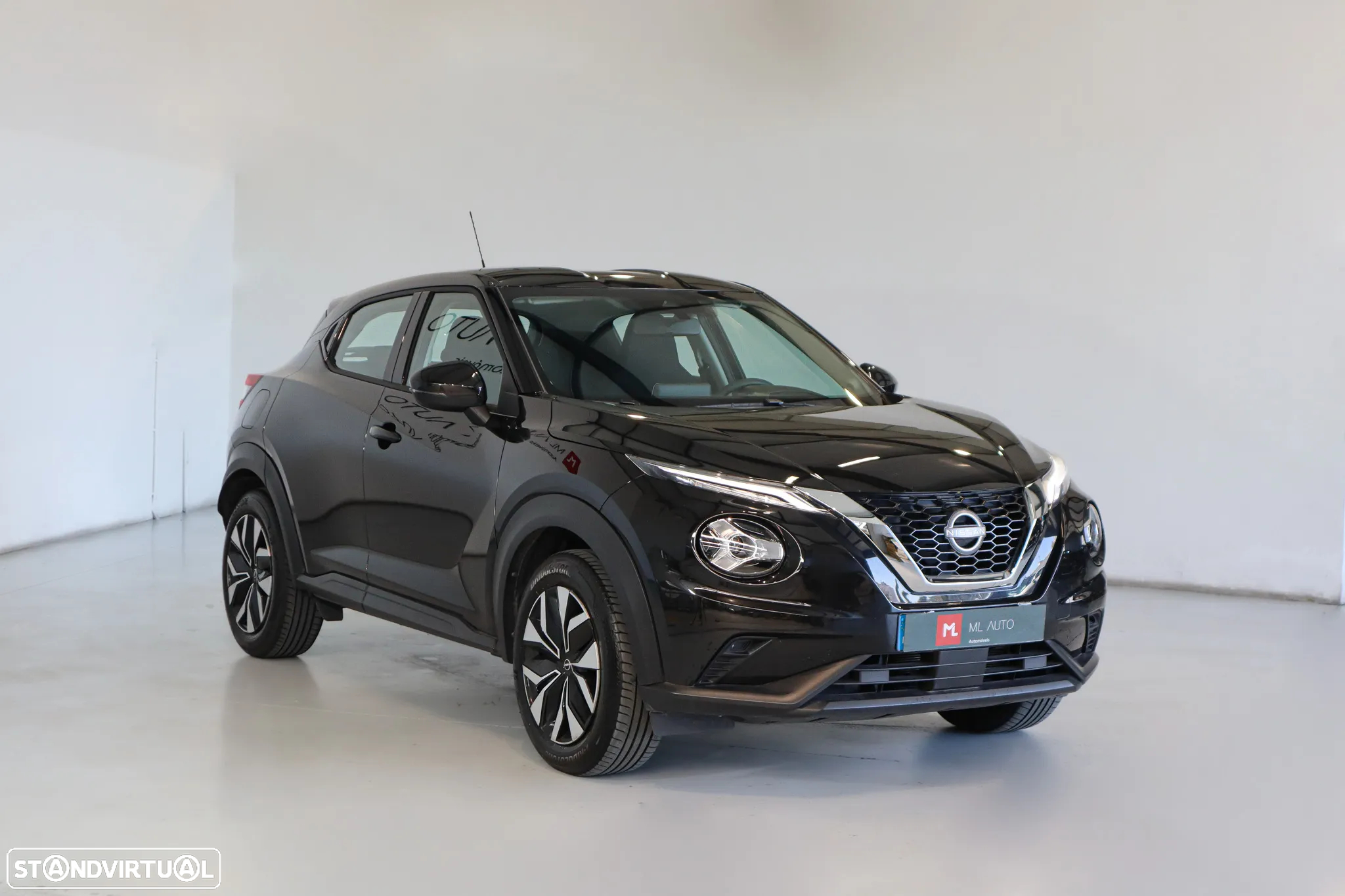 Nissan Juke 1.0 DIG-T N-Connecta DCT - 2