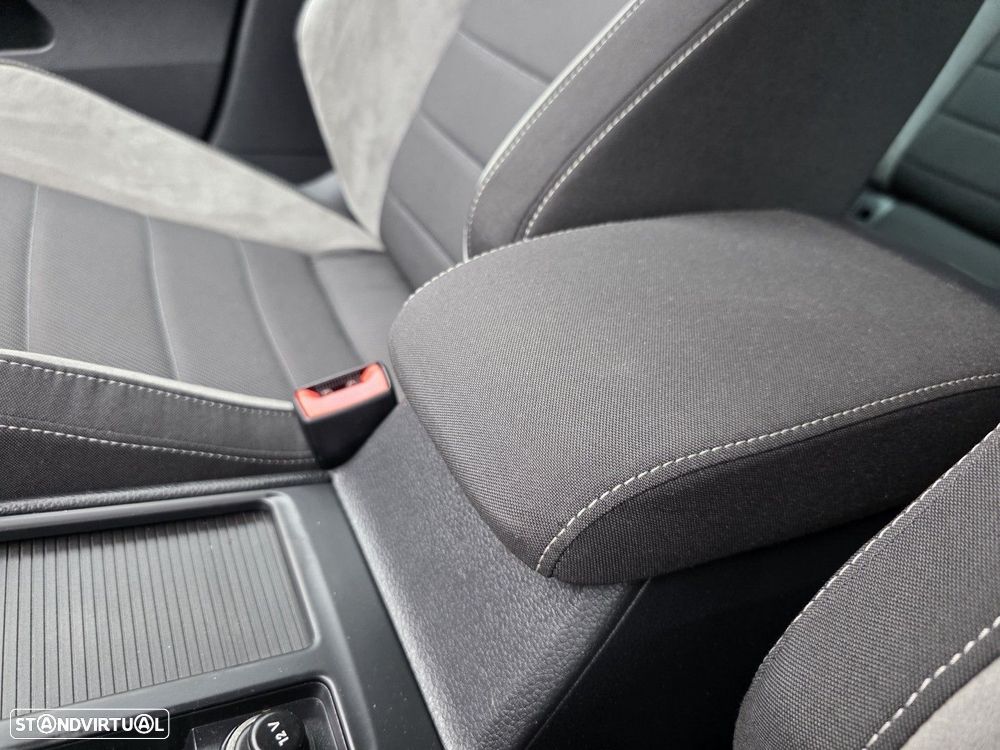 VW Golf R 4Motion BlueMotion - 22