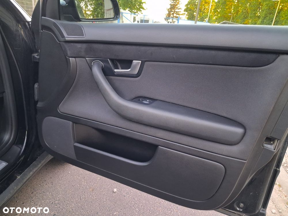 Audi A4 Avant 2.0 TDI Multitronic - 28