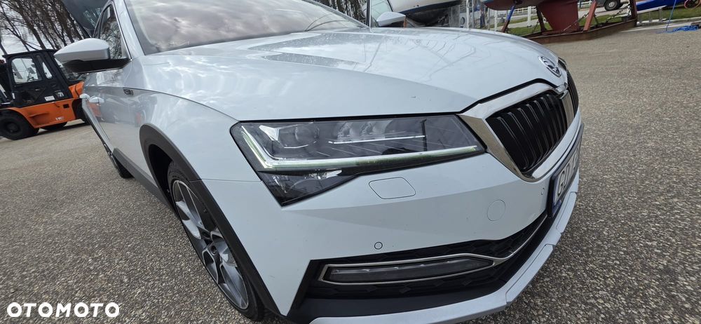Skoda Superb 2.0 TDI SCR 4x4 Scout DSG - 24