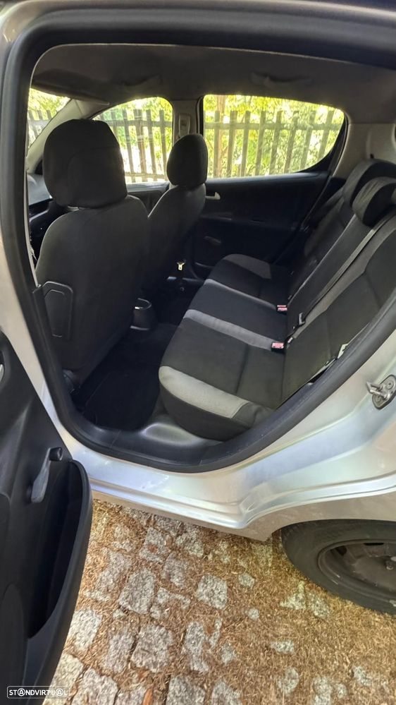 Peugeot 207 1.4 HDi Urban - 6
