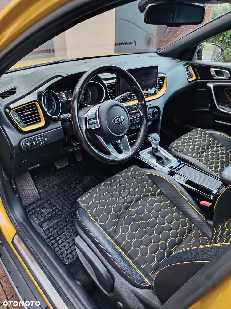 Kia XCeed - 8