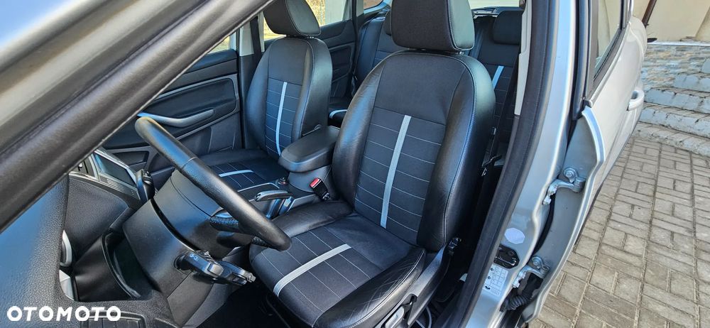 Ford Kuga 2.0 TDCi 2x4 Titanium - 6