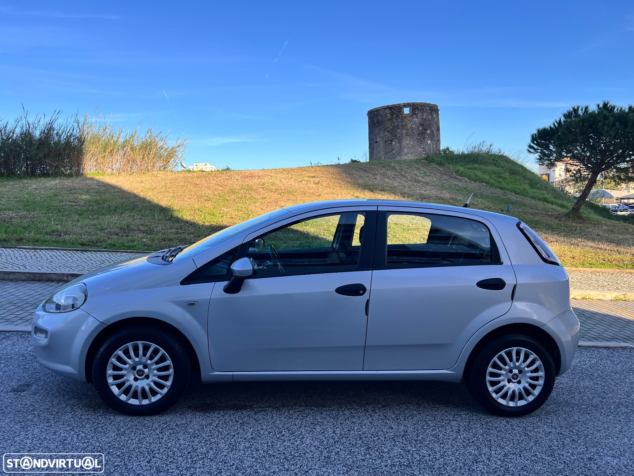 Fiat Punto 1.2 Young II S&S - 9