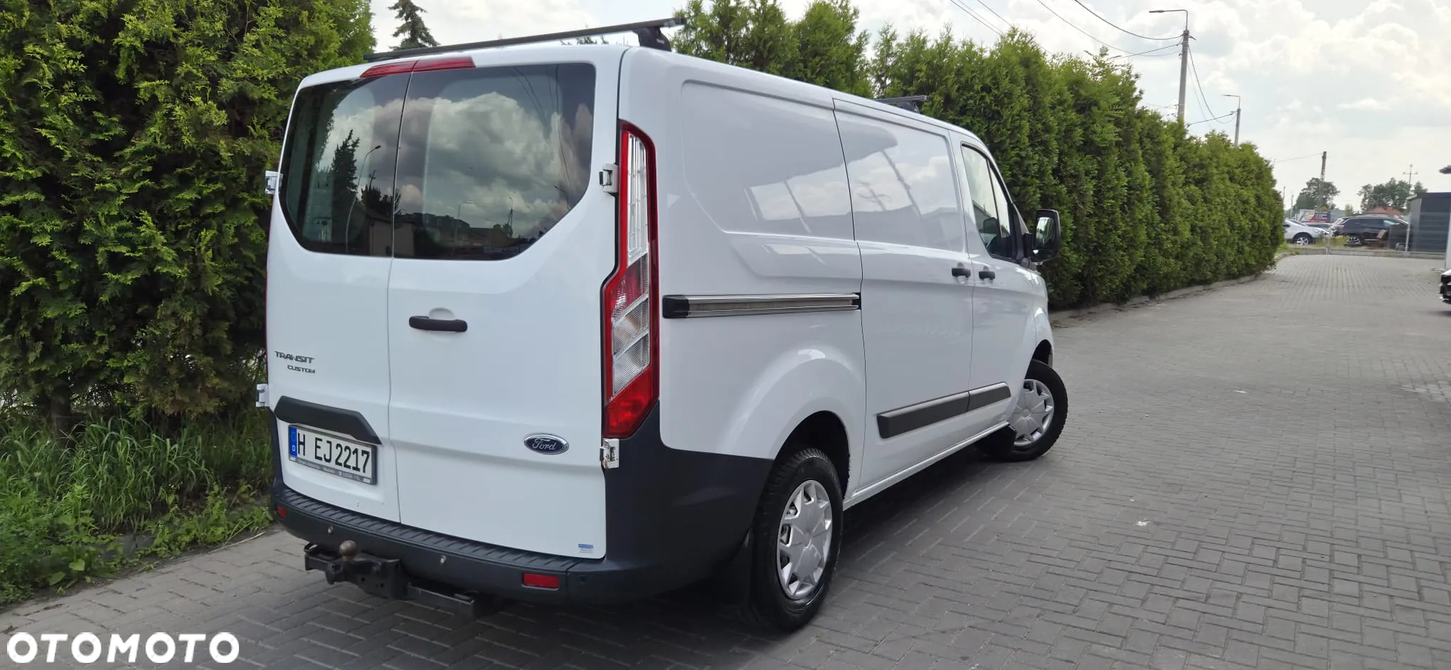 Ford TRANSIT CUSTOM - 12