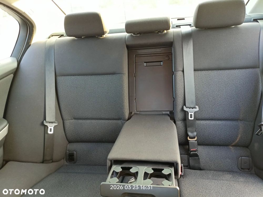 BMW Seria 3 318d DPF - 6