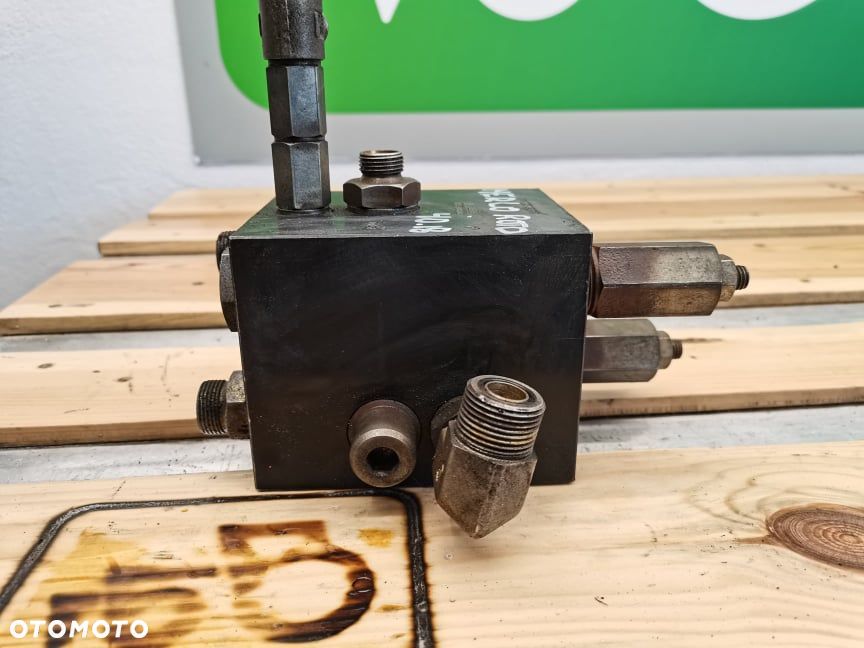 Zamek hydrauliczny Merlo 40.18 Roto 057180030320010 - 3