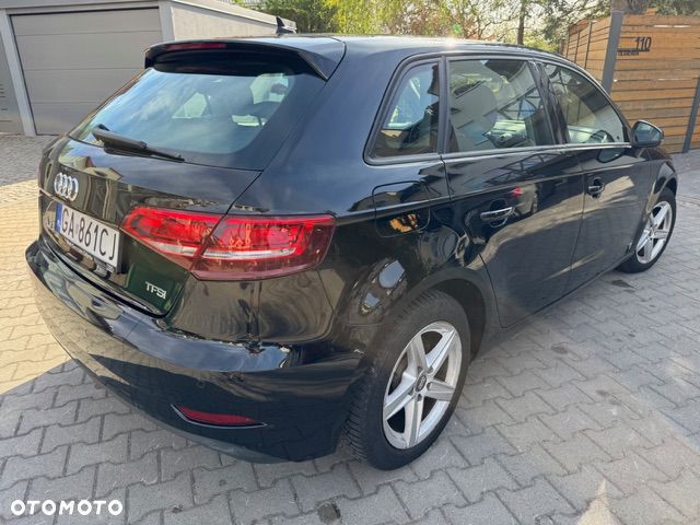 Audi A3 Sportback 1.5 TFSI S tronic - 5