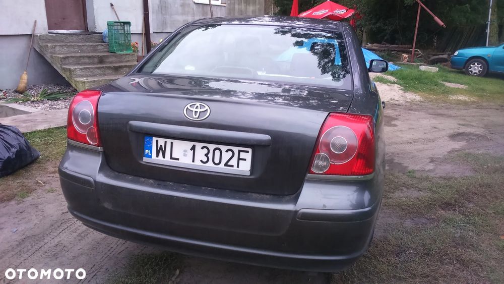 Toyota Avensis - 6