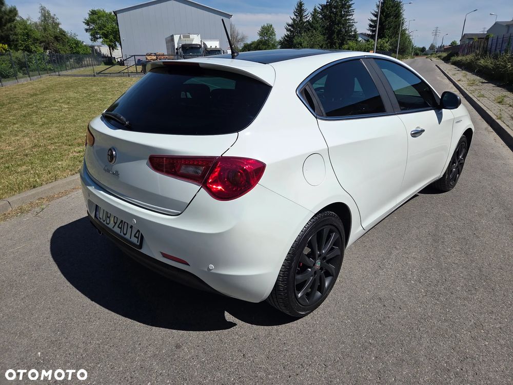 Alfa Romeo Giulietta 1.6 JTDM Distinctive - 9