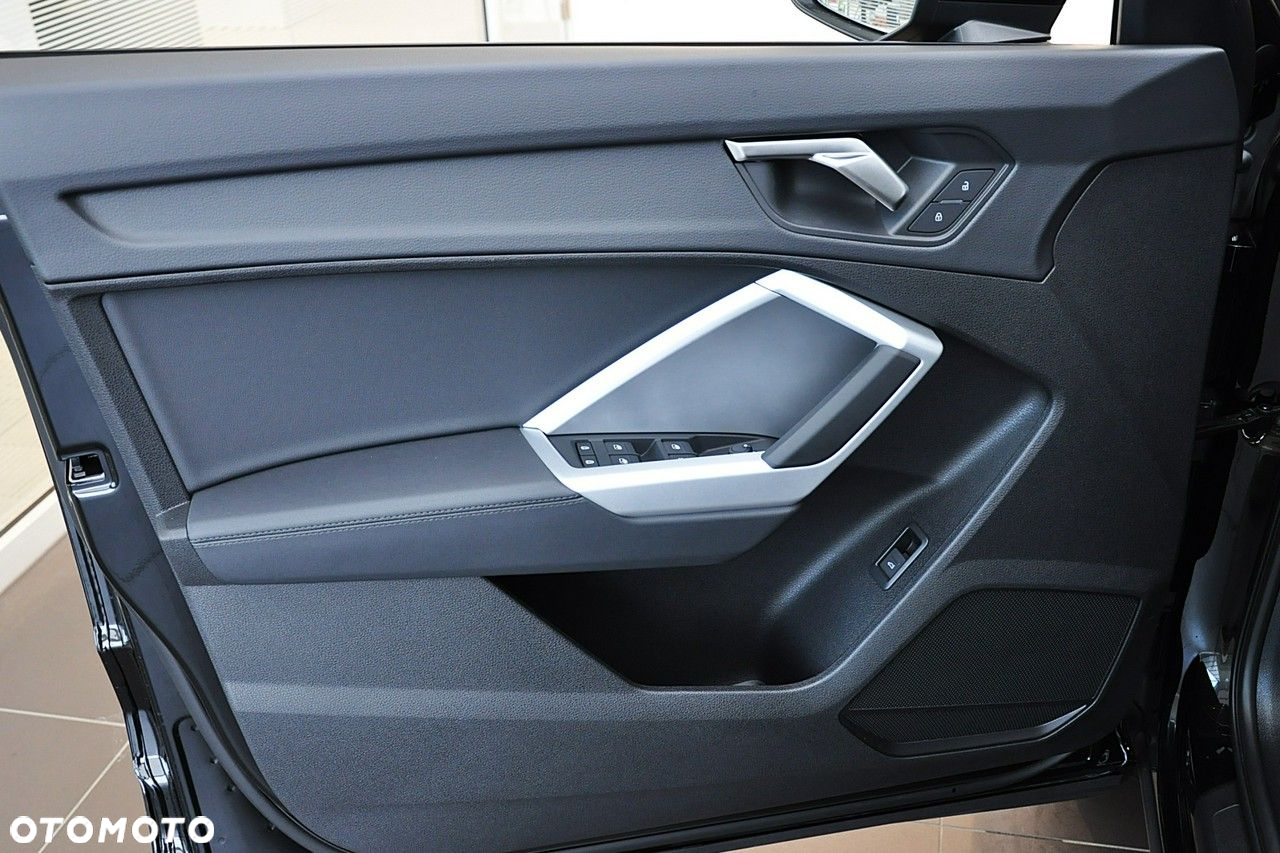 Audi Q3 Sportback - 13
