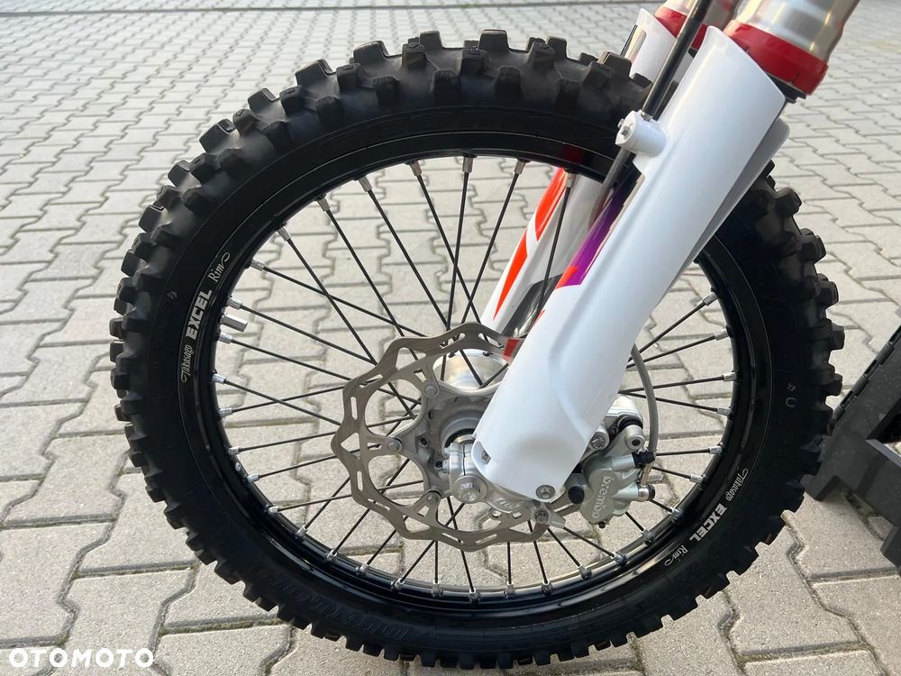 KTM SXF - 9