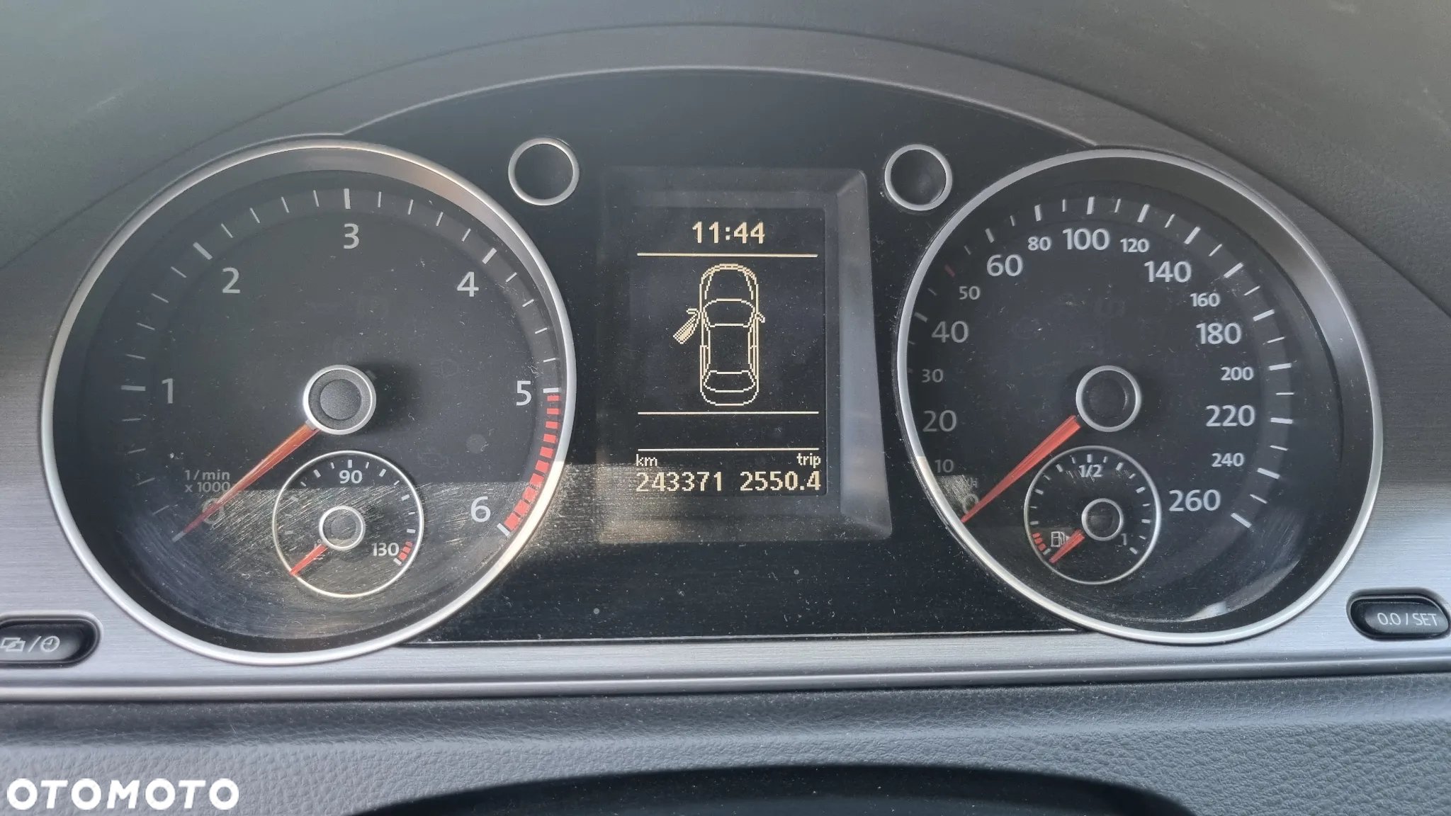 Volkswagen Passat 2.0 TDI Comfortline - 8