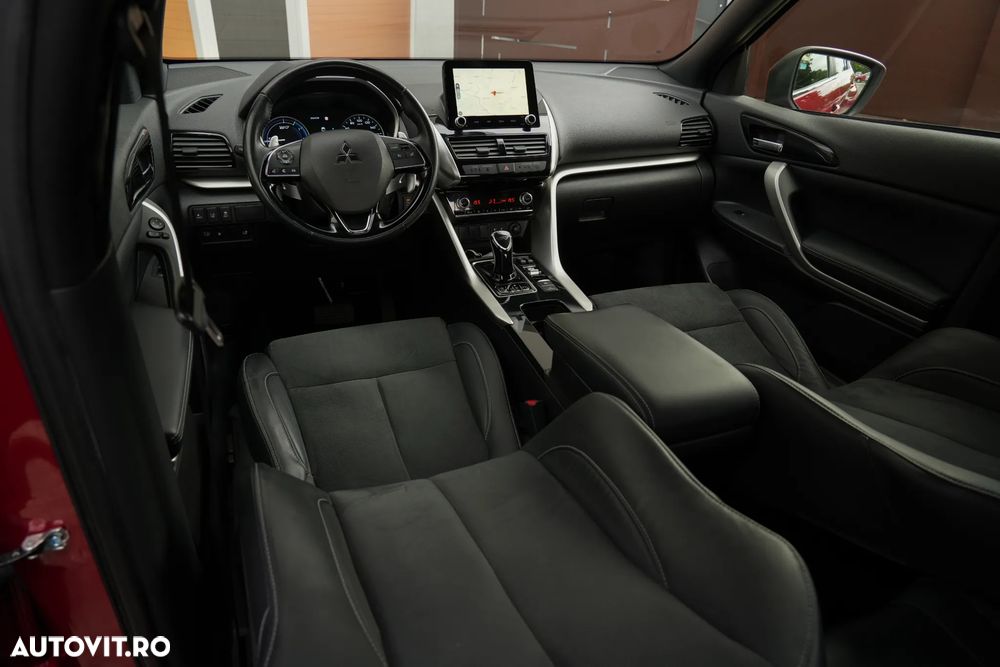 Mitsubishi Eclipse-Cross 4WD Top - 24