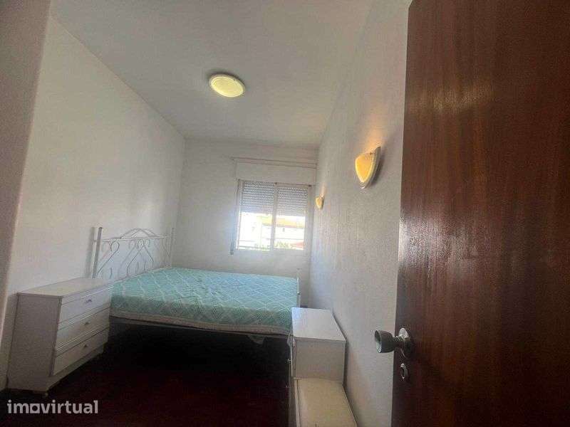 Vende-se Prédio com 2 andares a 350 m da praia - Grande imagem: 4/10