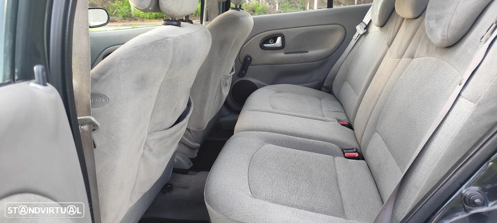 Renault Clio 1.2 16V Privilège - 12