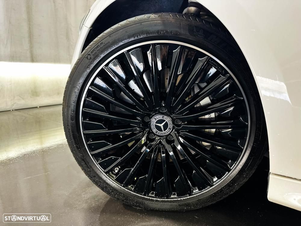 Mercedes-Benz E 300 e AMG Line - 55