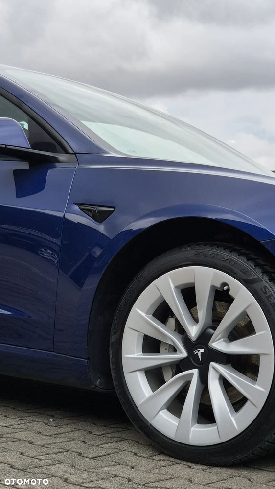 Tesla Model 3 - 12