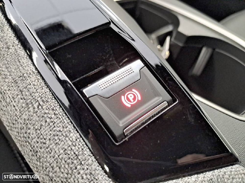 Peugeot 5008 1.2 Hybrid Allure e-DCS6 - 23