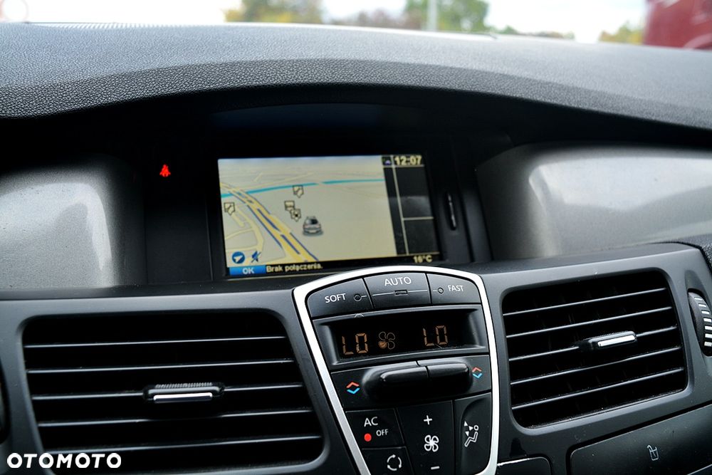 Renault Laguna 2011 photo 5