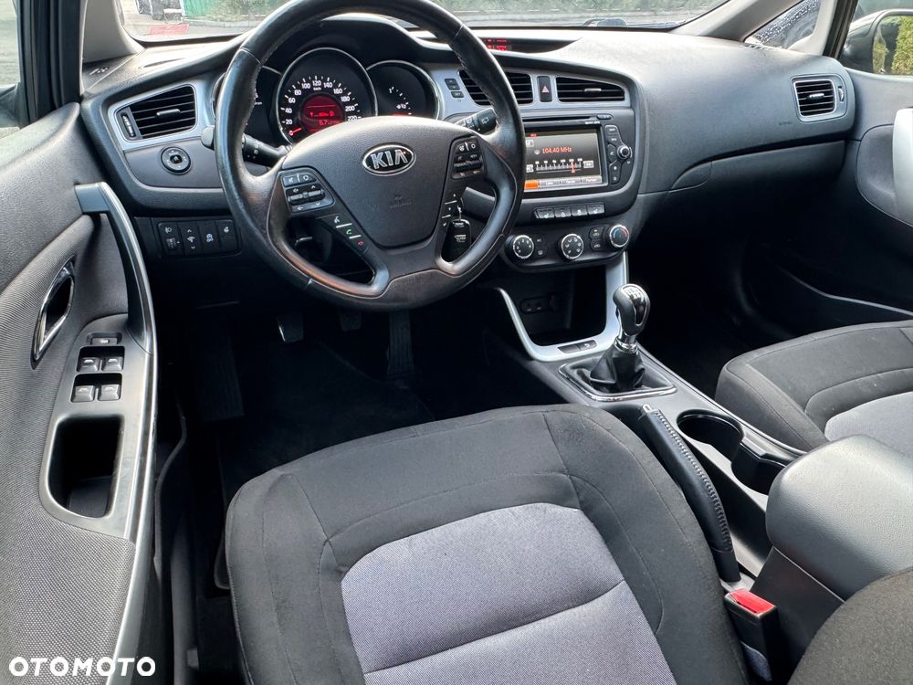 Kia Ceed 1.4 CRDi 90 ISG Spirit - 17