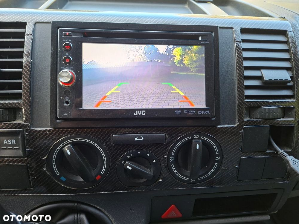 Volkswagen Transporter - 24