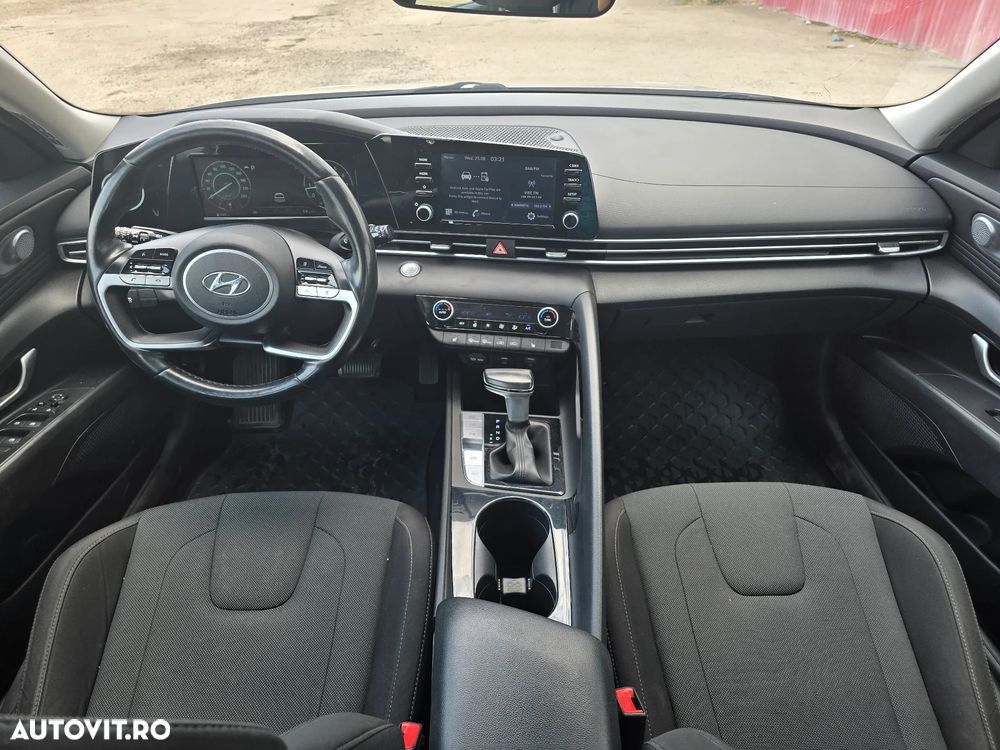 Hyundai Elantra 1.6 l 123 CP CVT Exclusive - 13