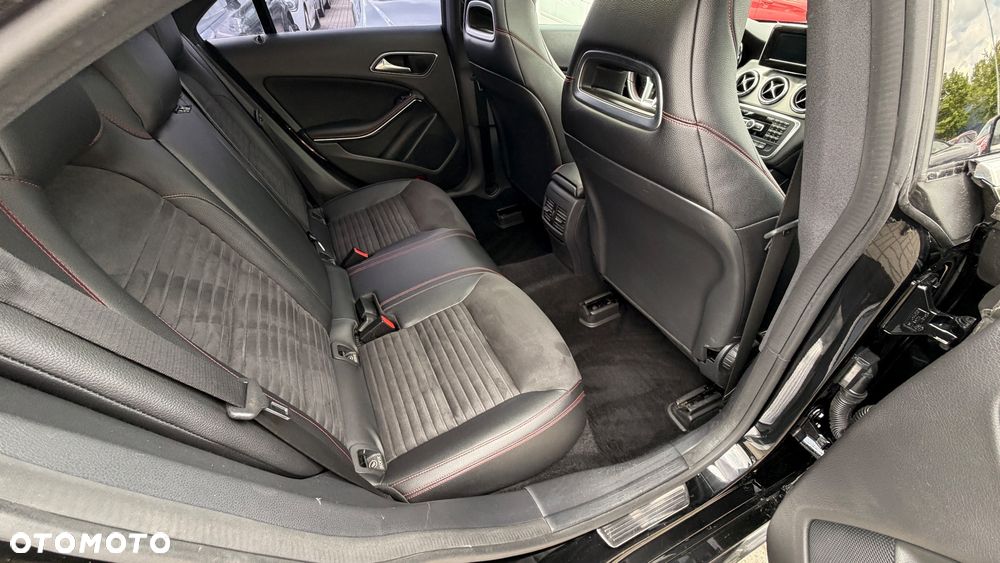 Mercedes-Benz CLA 180 7G-DCT AMG Line - 9