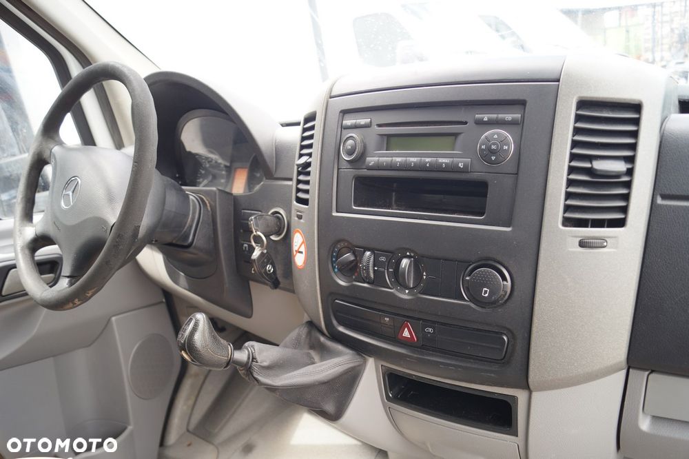 Mercedes-Benz Sprinter - 21
