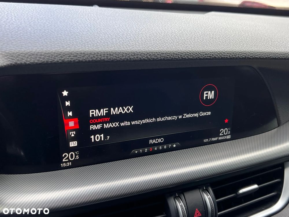 Alfa Romeo Stelvio 2.0 Turbo 16V AT8-Q4 Veloce - 28