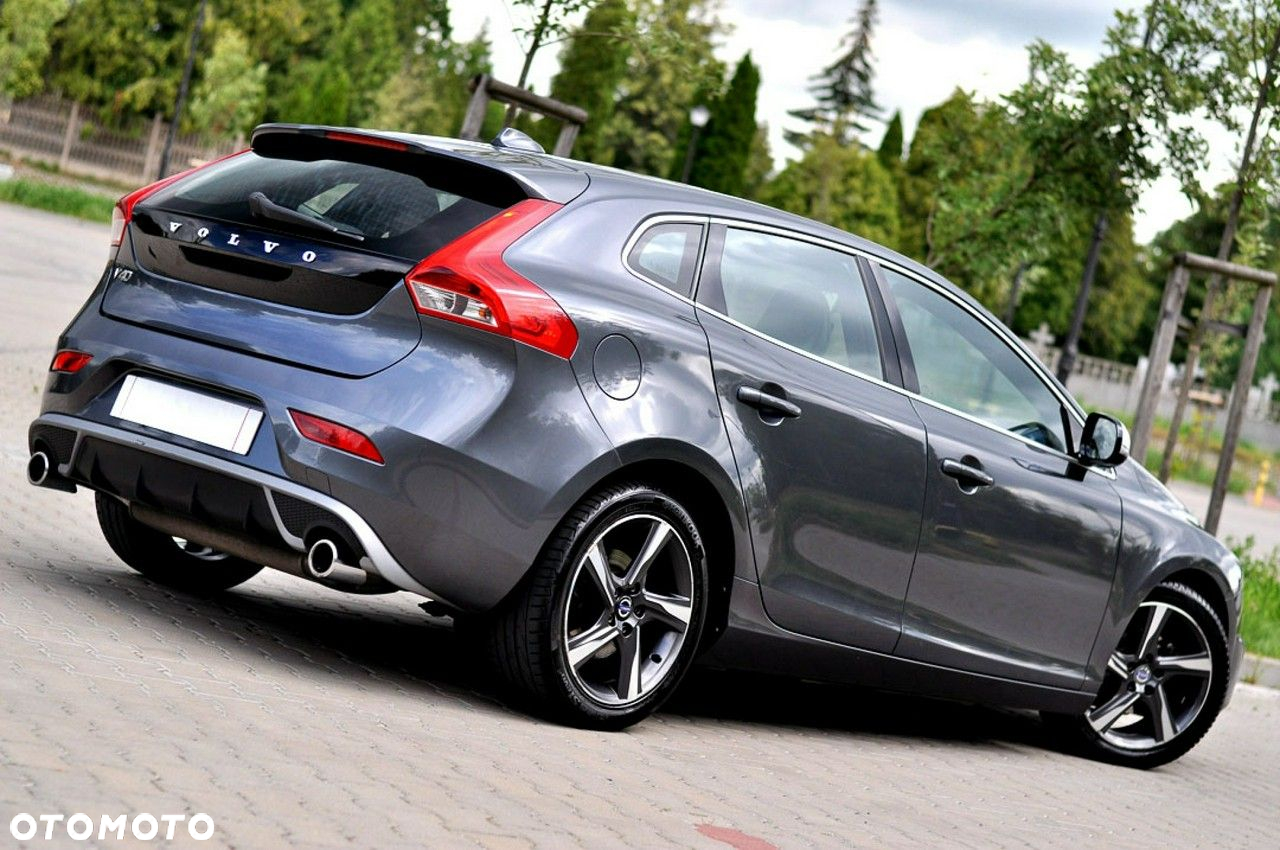 Volvo V40 D2 R-Design Momentum - 3