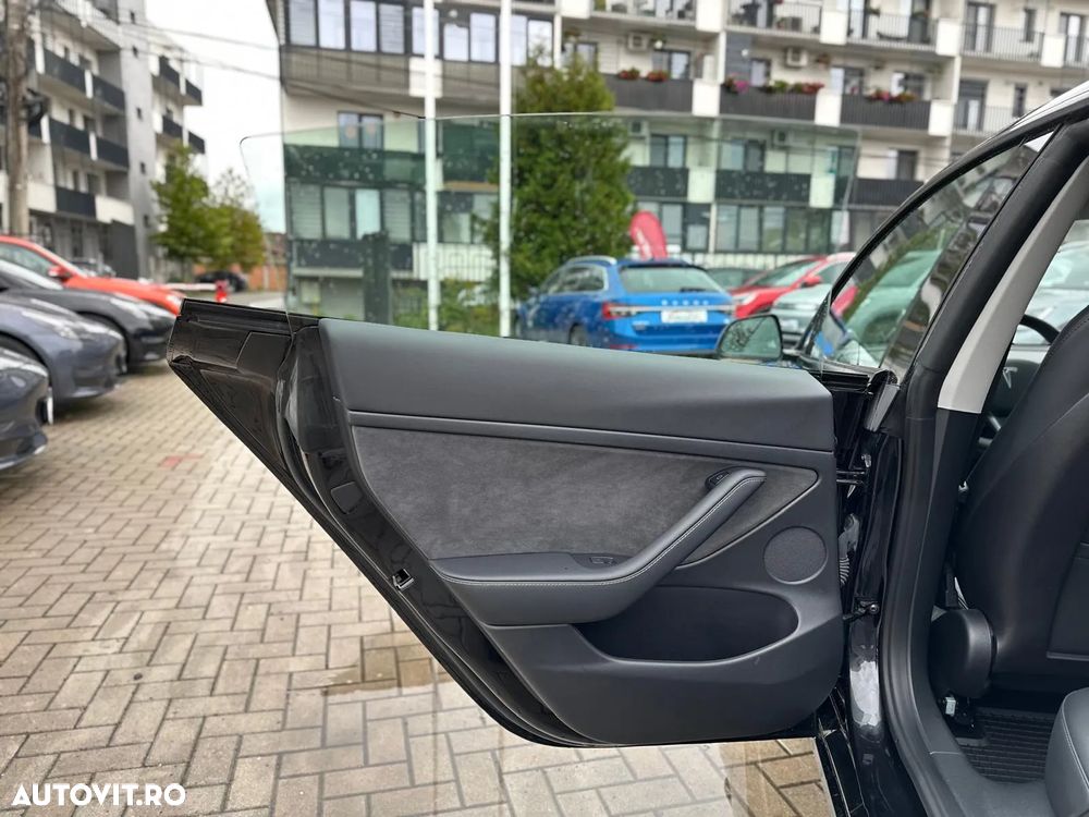 Tesla Model 3 Langstreckenbatterie Allradantrieb Dual Motor - 29