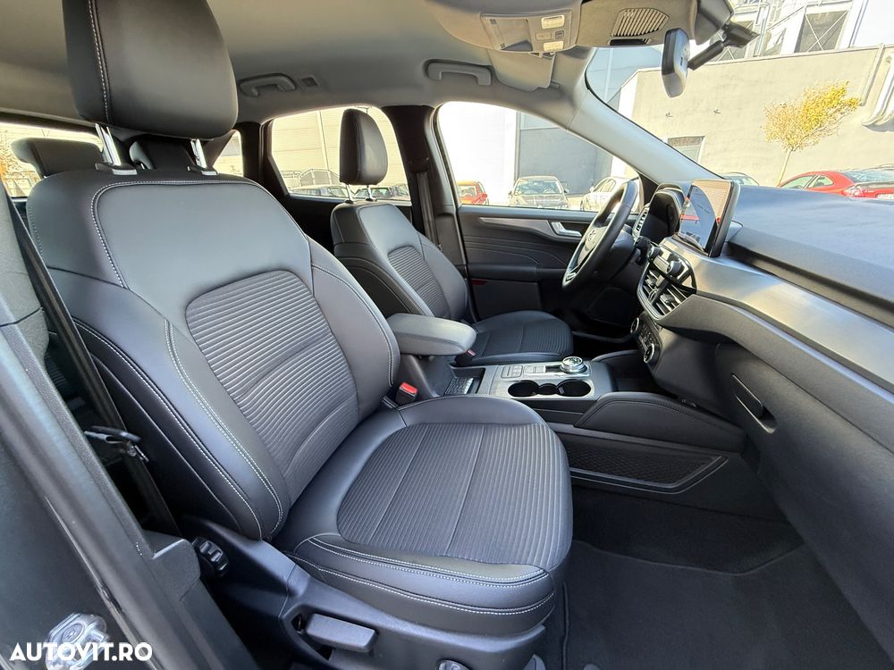 Ford Kuga 2.0 TDCi 2x4 Aut. Cool & Connect - 17