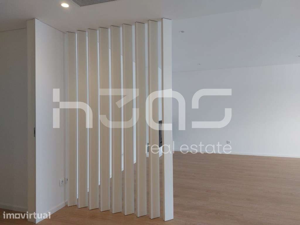 APARTAMENTO T3 COM EXCELENTES VARANDAS E GARAGEM FECHADA PARA 2 VIA... - Grande imagem: 5/20