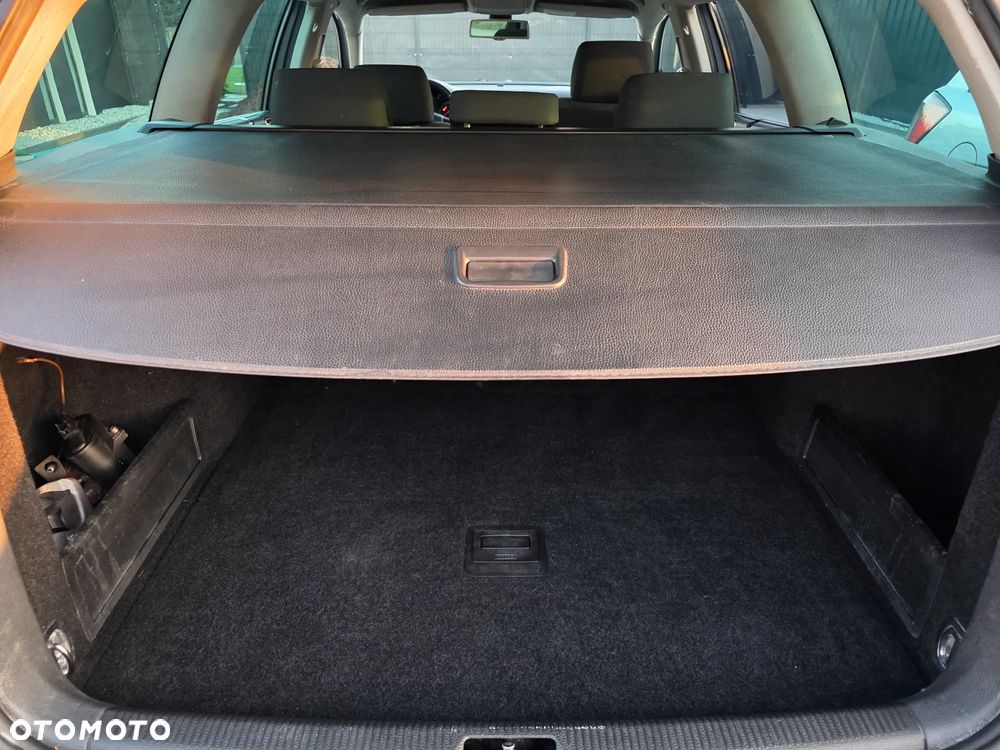 Volkswagen Passat 1.6 FSI Comfortline - 17
