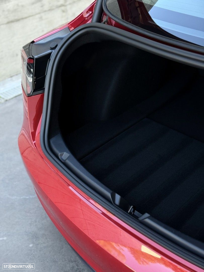 Tesla Model 3 - 40