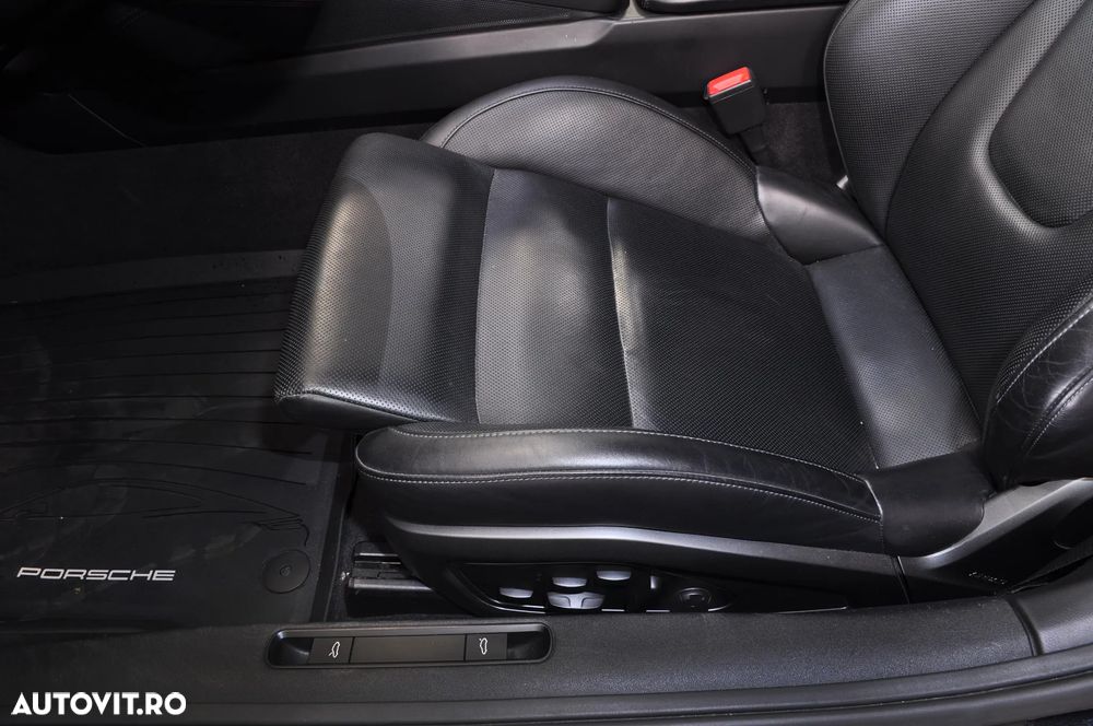 Porsche 911 Carrera 4S PDK - 12