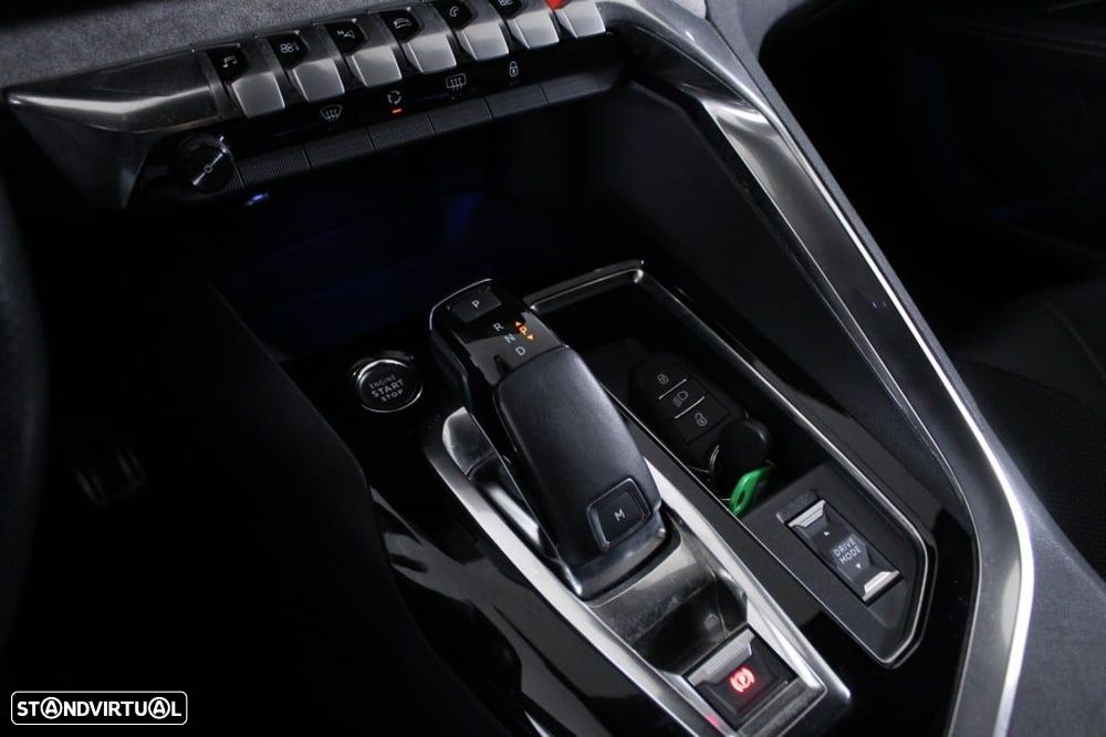 Peugeot 3008 1.5 BlueHDi GT EAT8 - 32