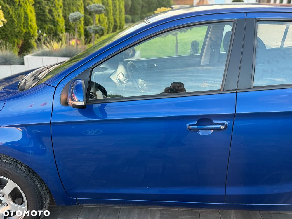 Hyundai i20 1.1 CRDi Trend - 25
