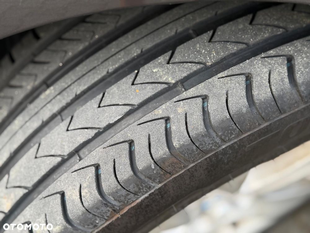 BMW Seria 5 520d BluePerformance - 38