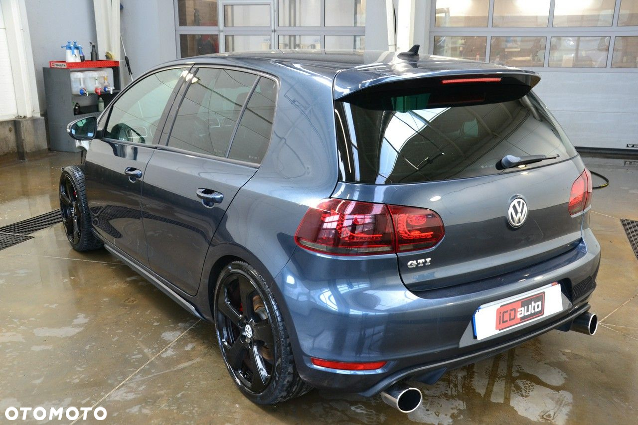 Volkswagen Golf - 5