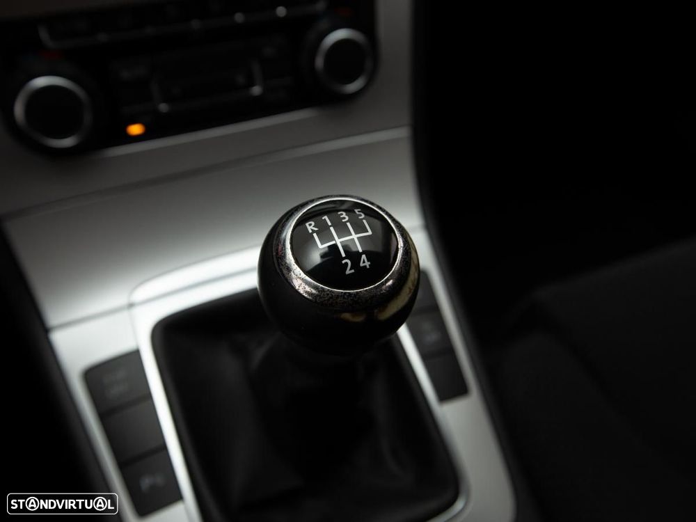 VW Passat Variant - 20