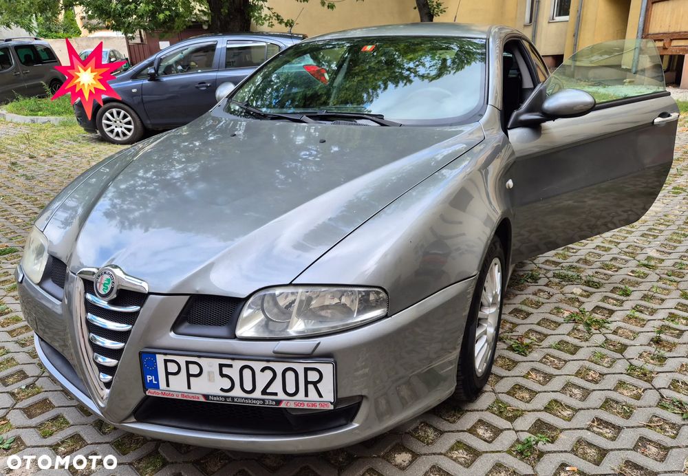 Alfa Romeo GT 2.0 JTS Distinctive - 2