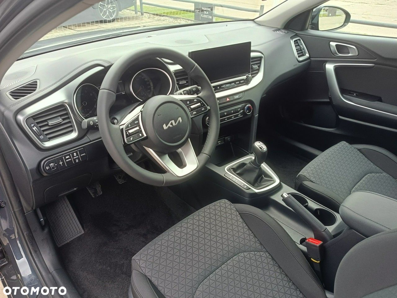 Kia Ceed - 11