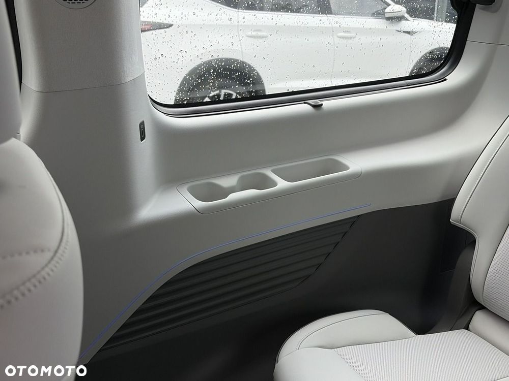 Hyundai Staria - 28